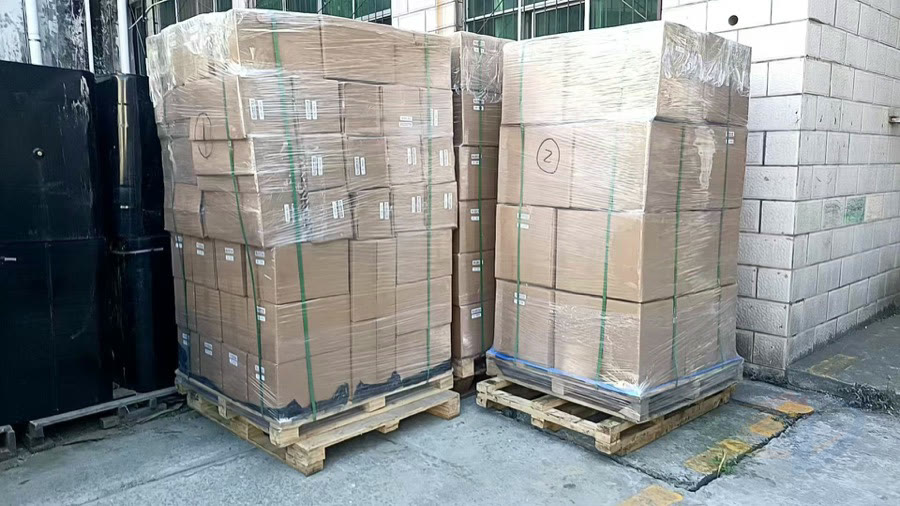 Export cartons packed on pallets for bulk truck parts delivery